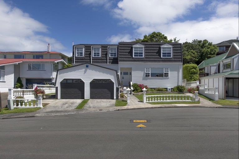 Photo of property in 7 Epping Grove, Karori, Wellington, 6012