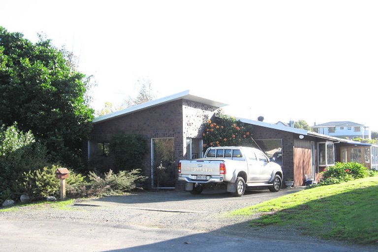 Photo of property in 8 Herbert Avenue, Raumati South, Paraparaumu, 5032