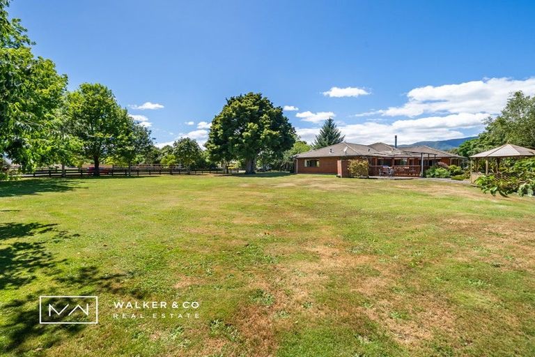 Photo of property in 15 Malcolm Gillies Grove, Totara Park, Upper Hutt, 5018