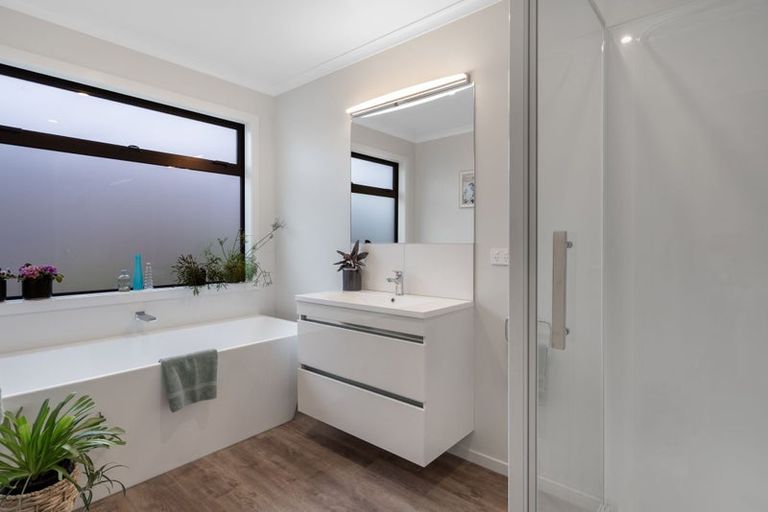 Photo of property in 24 Huntaway Close, Stoke, Nelson, 7011