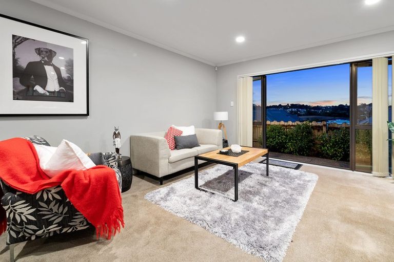 Photo of property in 41 Sonoma Crescent, Oteha, Auckland, 0632