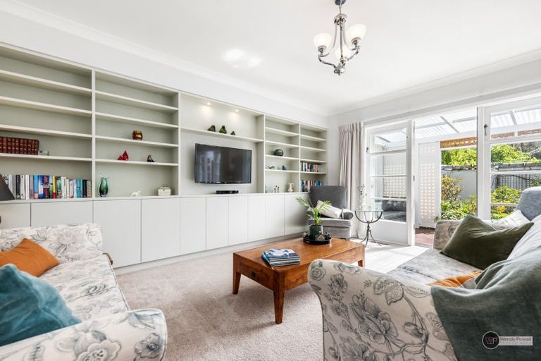 Photo of property in 16 Myrtle Street, Hutt Central, Lower Hutt, 5010