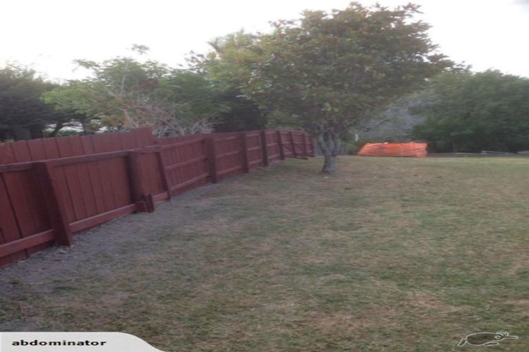 Photo of property in 2/17 Capilano Place, Glenfield, Auckland, 0629