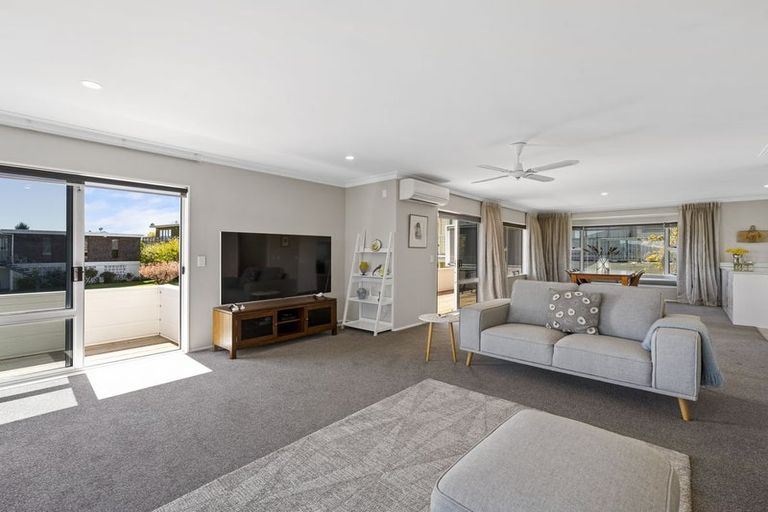 Photo of property in 2 Golders Place, Richmond Heights, Taupo, 3330