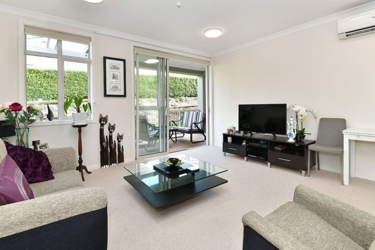 Photo of property in 20 Rewa Rewa Lane, Orewa, 0931
