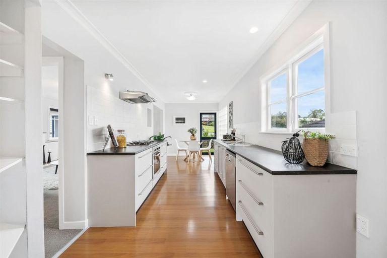 Photo of property in 1/130 Edmonton Road, Te Atatu South, Auckland, 0610