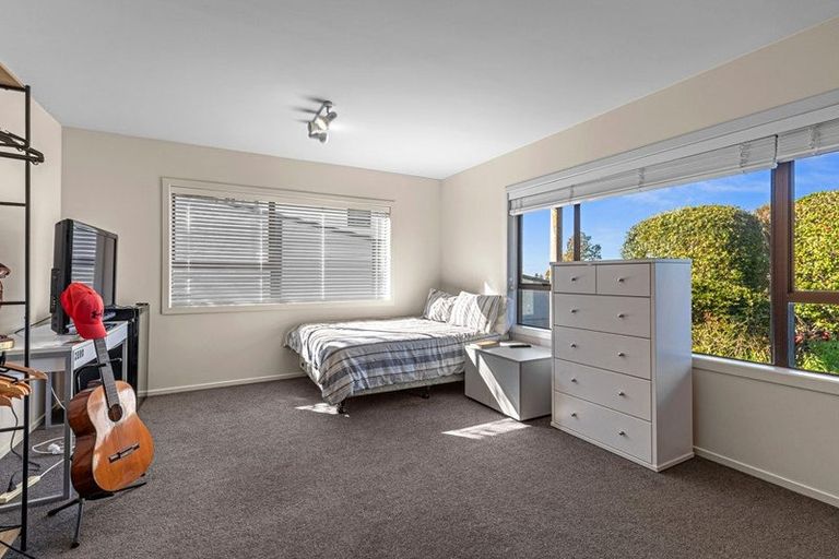 Photo of property in 137 Stapleford Crescent, Browns Bay, Auckland, 0630