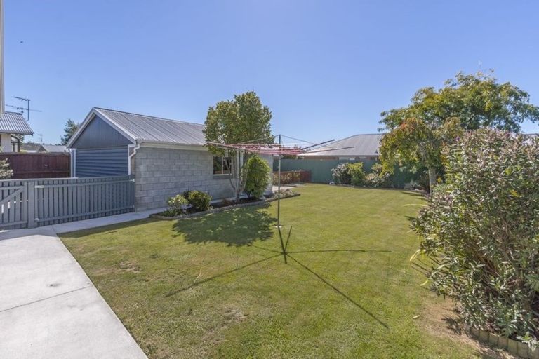 Photo of property in 67 Farquhars Road, Redwood, Christchurch, 8051