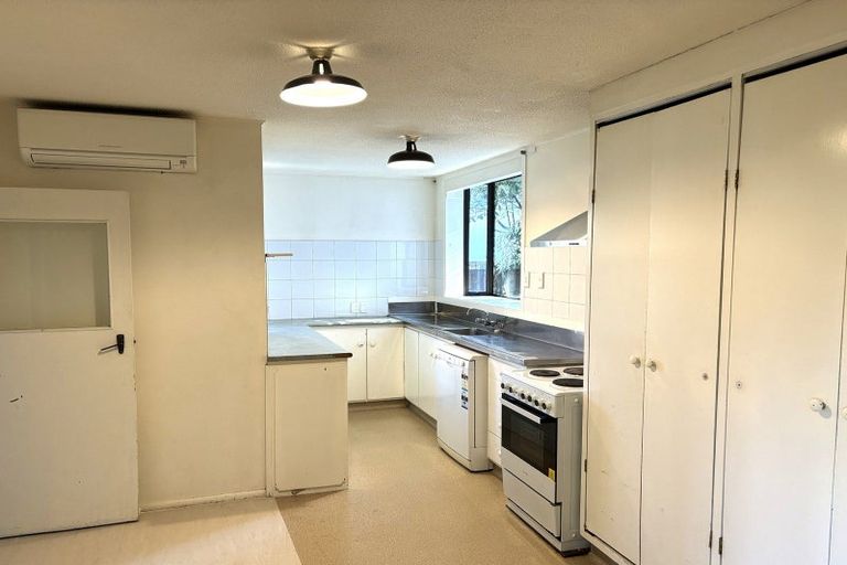 Photo of property in 22 Straven Road, Riccarton, Christchurch, 8011