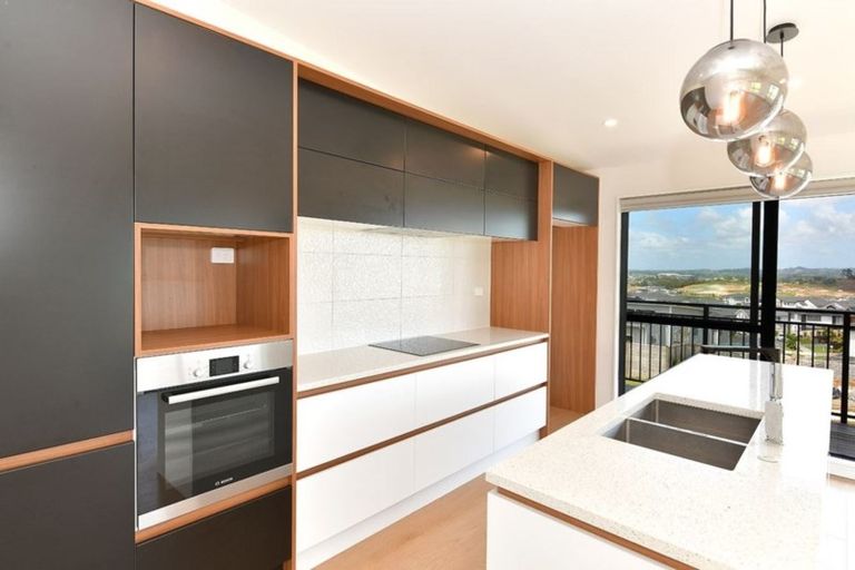 Photo of property in 58 Ascension Crescent, Orewa, 0931