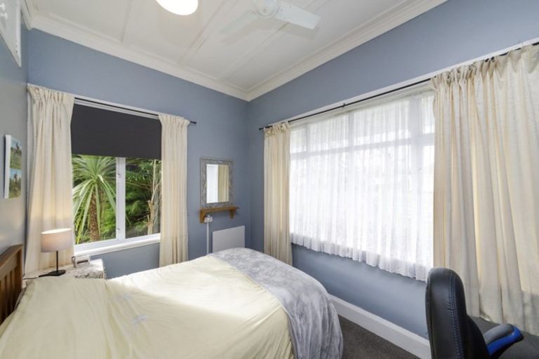 Photo of property in 16 Lyon Street, Marton, 4710