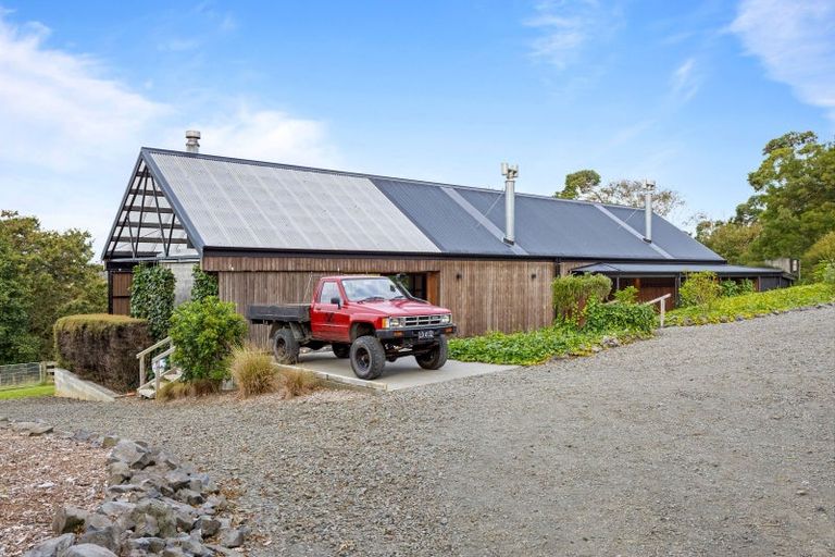 Photo of property in 376 Taiapa Road, Muriwai, Waimauku, 0881