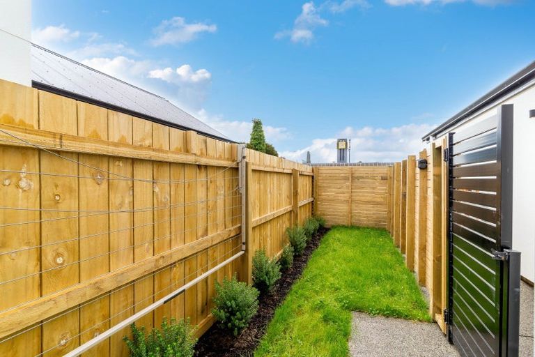 Photo of property in 5/20 Ballinger Place, Carterton, 5713