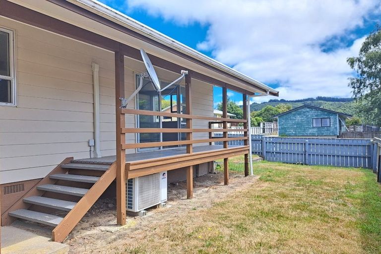 Photo of property in 5 Garnet Grove, Birchville, Upper Hutt, 5018