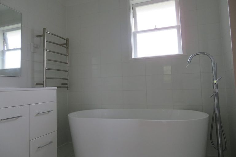 Photo of property in 10 Cypress Place, Sunnynook, Auckland, 0620