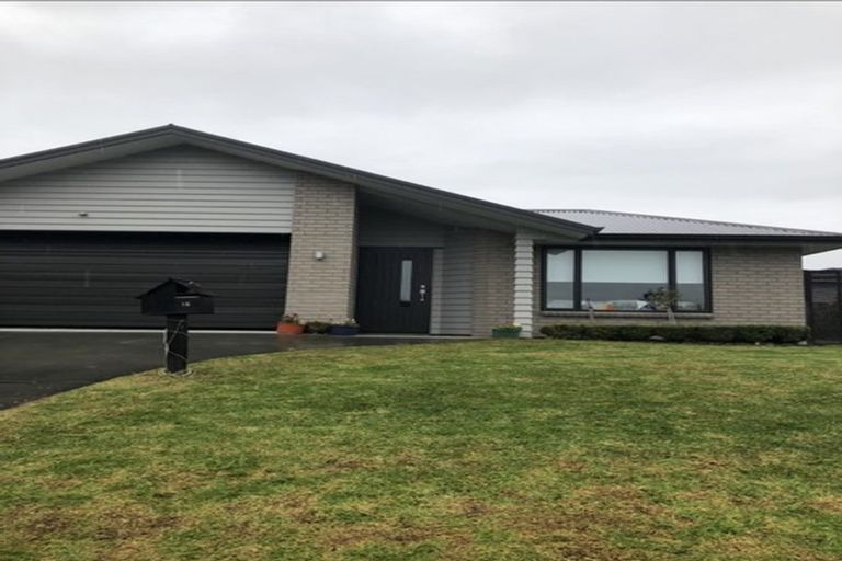 Photo of property in 16 Tarn Close, Pyes Pa, Tauranga, 3112