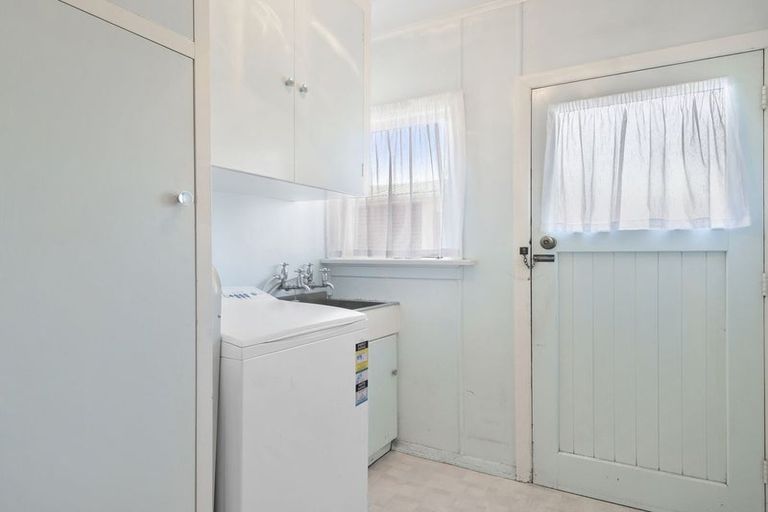 Photo of property in 98 Brockville Road, Glenross, Dunedin, 9011