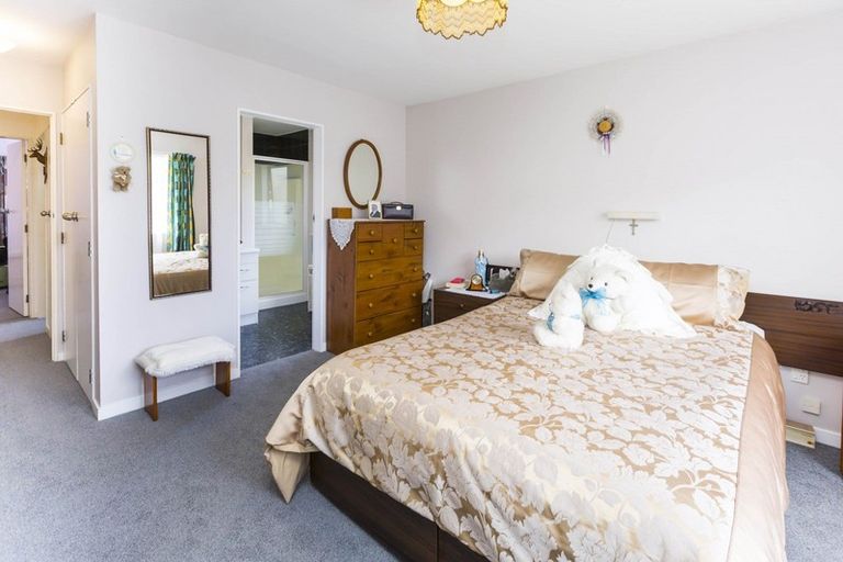 Photo of property in 39b Gemstone Drive, Birchville, Upper Hutt, 5018