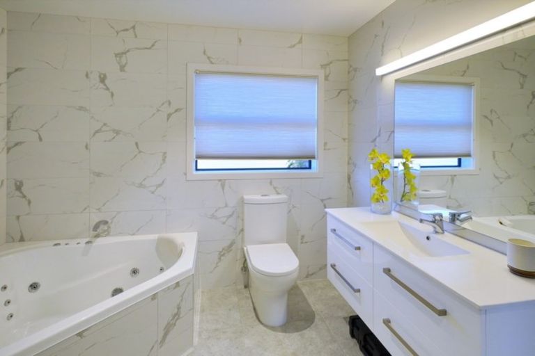 Photo of property in 46 Foresters Crescent, Parklands, Christchurch, 8083