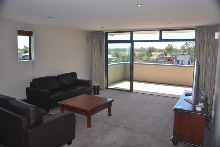 Photo of property in 30 Coates Street, Westport, 7825