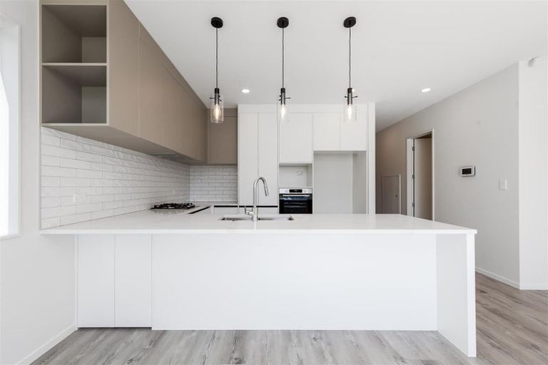 Photo of property in 8 Paparahi Place, Wainui, 0992