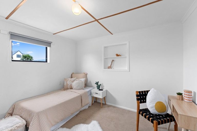 Photo of property in 13 Reeves Street, Waikanae Beach, Waikanae, 5036