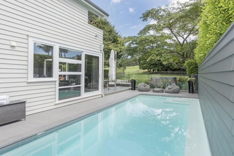 Photo of property in 39 Maungakiekie Avenue, Greenlane, Auckland, 1051