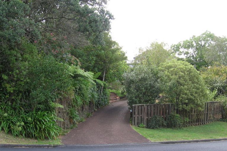 Photo of property in 3 Heathcote Road, Castor Bay, Auckland, 0620