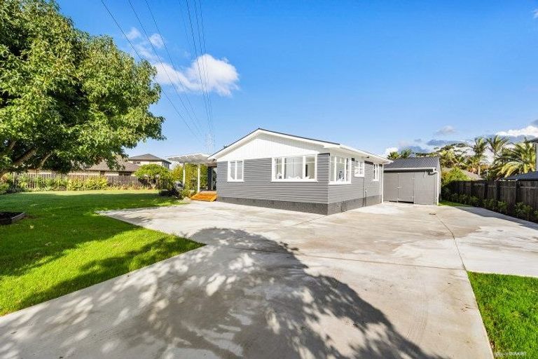 Photo of property in 56 Dale Crescent, Pakuranga, Auckland, 2010