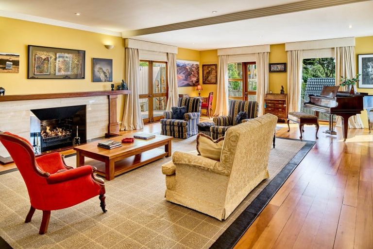 Photo of property in 76 The Crescent, Roseneath, Wellington, 6011