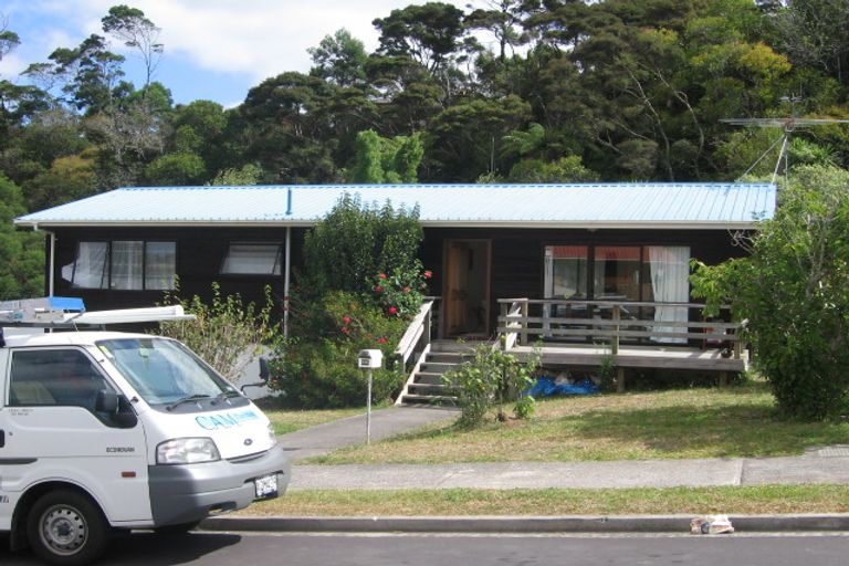Photo of property in 1/26 Fernlea Rise, Bayview, Auckland, 0629