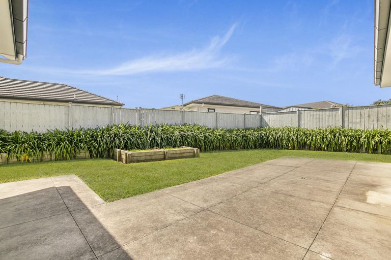 Photo of property in 3 Manene Street, Wattle Downs, Auckland, 2103