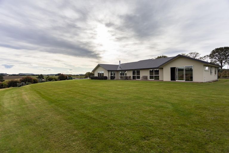 Photo of property in 28 Rooneys Road, Weston, Oamaru, 9491