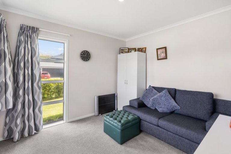 Photo of property in 70 Awataha Crescent, Pyes Pa, Tauranga, 3110