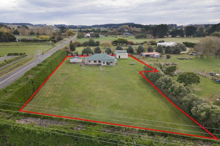 Photo of property in 8 Brandon Hall Road, Bulls, 4894