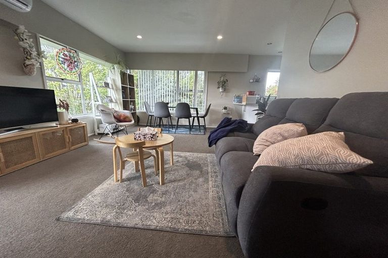 Photo of property in 2/65 High Road, Glenfield, Auckland, 0629