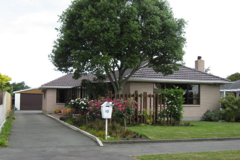 Photo of property in 10 Dunster Street, Burnside, Christchurch, 8053