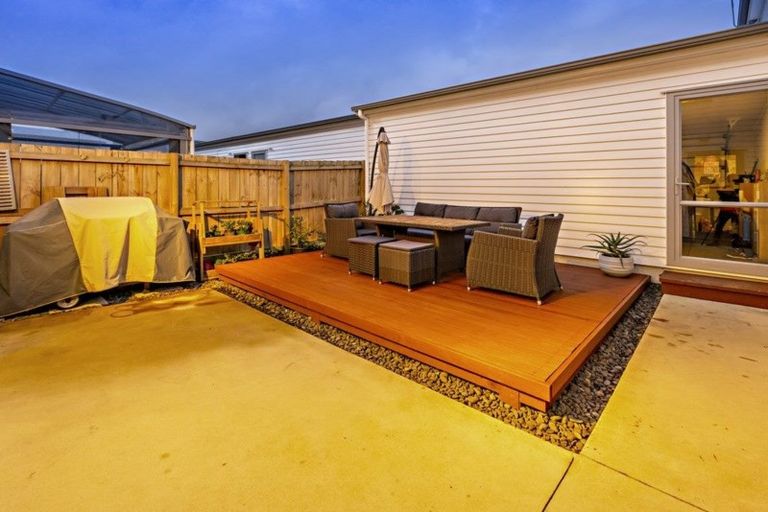 Photo of property in 33 Hollowout Street, Takanini, 2112