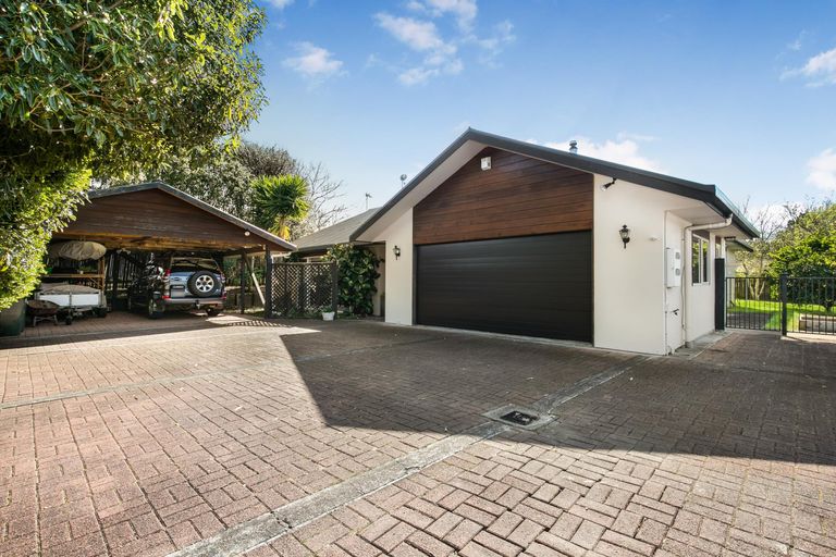 Photo of property in 61 Carnoustie Drive, Wattle Downs, Auckland, 2103