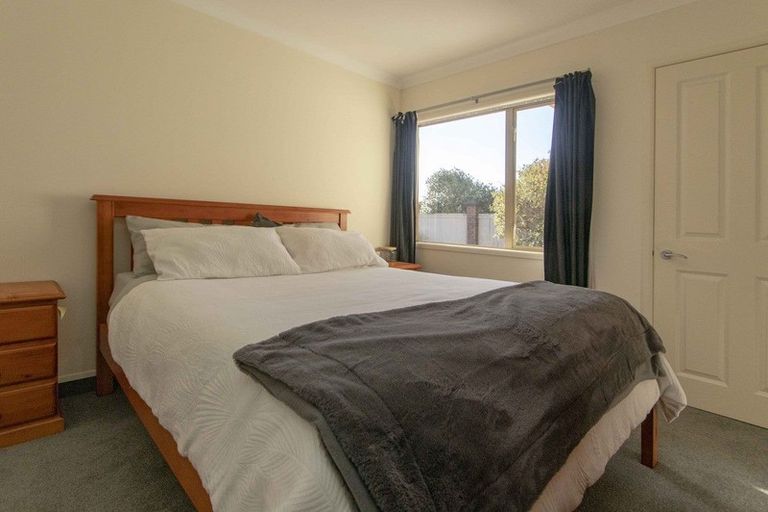 Photo of property in 52 Neeve Road, Taradale, Napier, 4112