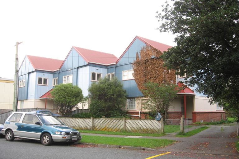Photo of property in 96 Oxford Terrace, Epuni, Lower Hutt, 5011