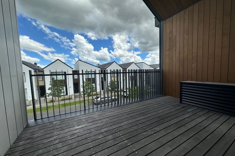 Photo of property in 4/117 Buckley Avenue, Hobsonville, Auckland, 0616