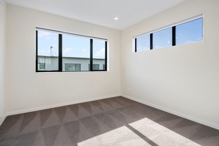 Photo of property in 21b Lumbarda Drive, Kumeu, 0810