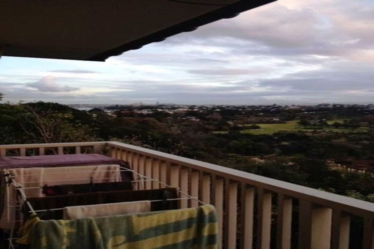 Photo of property in 3/104 Sylvan Avenue, Northcote, Auckland, 0627