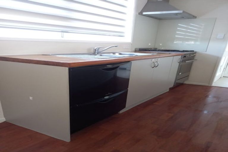 Photo of property in 15 Penrith Street, Westown, New Plymouth, 4310