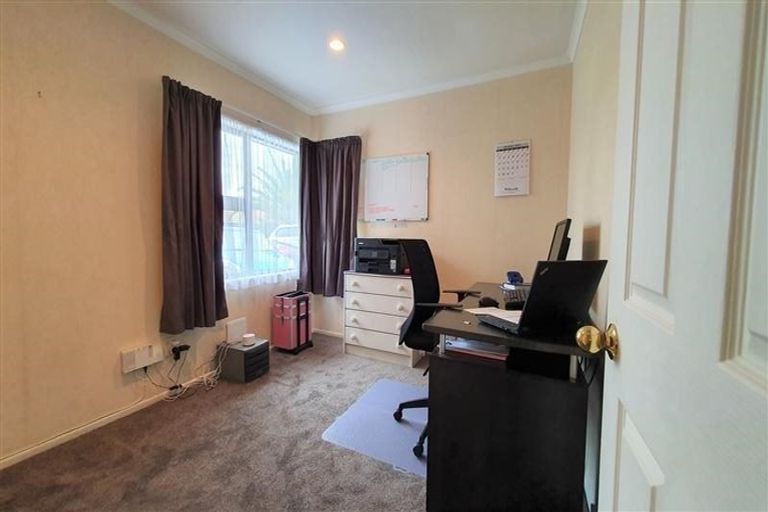 Photo of property in 1/21 Glanworth Place, Dannemora, Auckland, 2016