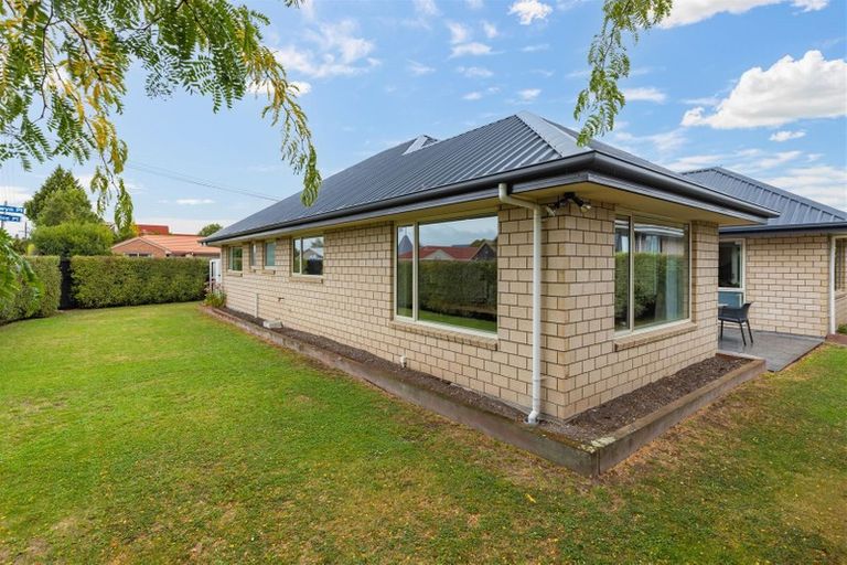 Photo of property in 2b Beatrice Place, Avonhead, Christchurch, 8042