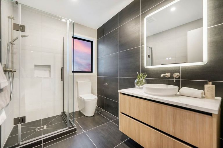 Photo of property in 29 Kumukumu Road, Long Bay, Auckland, 0630