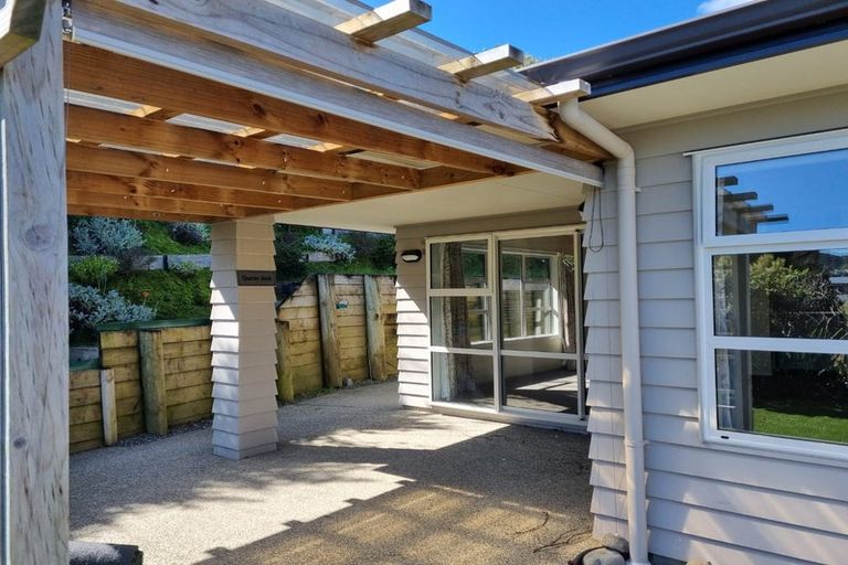 Photo of property in 4 Flotilla Place, Whitby, Porirua, 5024