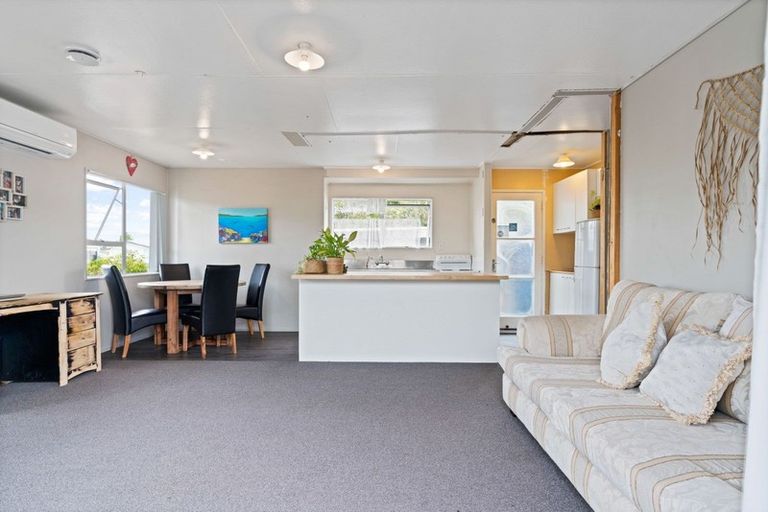 Photo of property in 8 Kuparu Place, Ruakaka, 0116